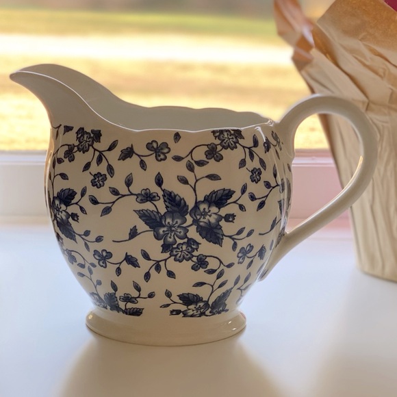 VINTAGE FLORAL PITCHER - Picture 3 of 13